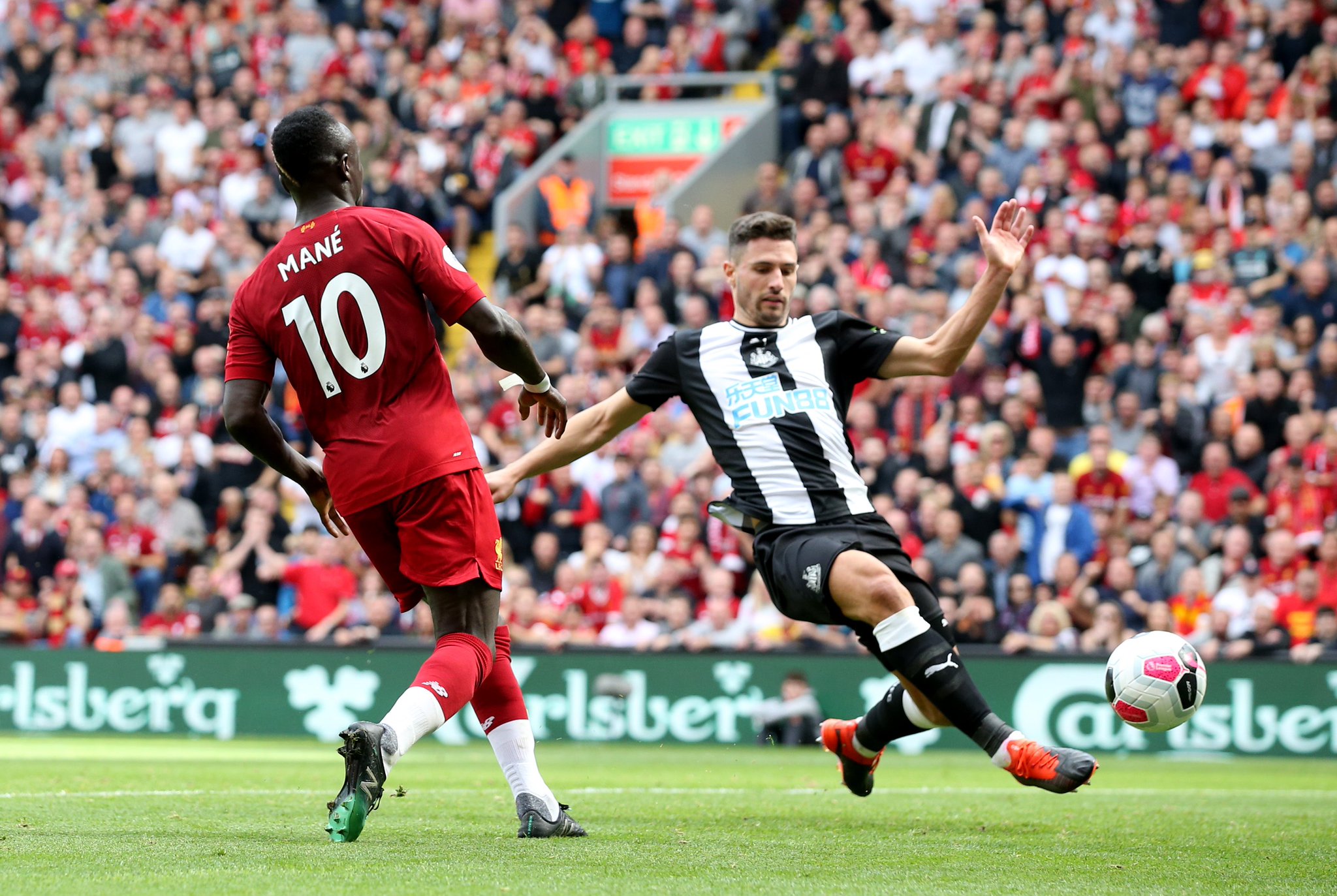 郑钦文凭借 郑钦文凭借